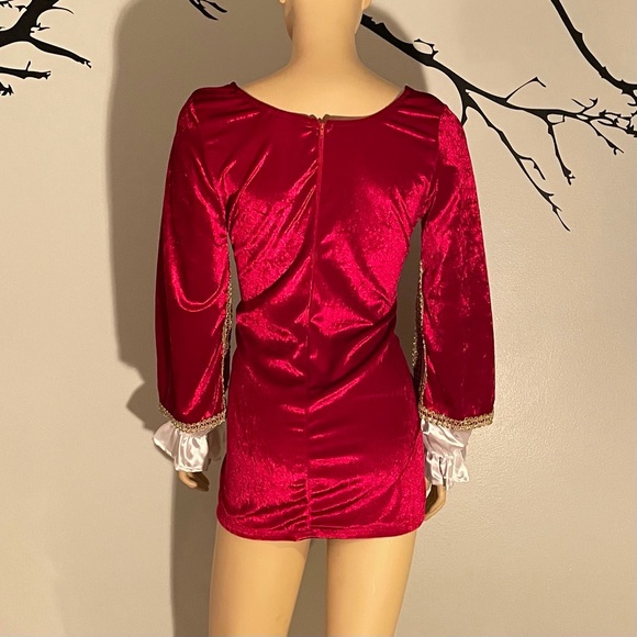 Musketeer Lady - Picture 3 of 6